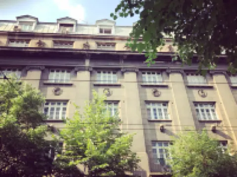 シティ ネスト モダン & コージー スイーツ ベオグラードのホテル