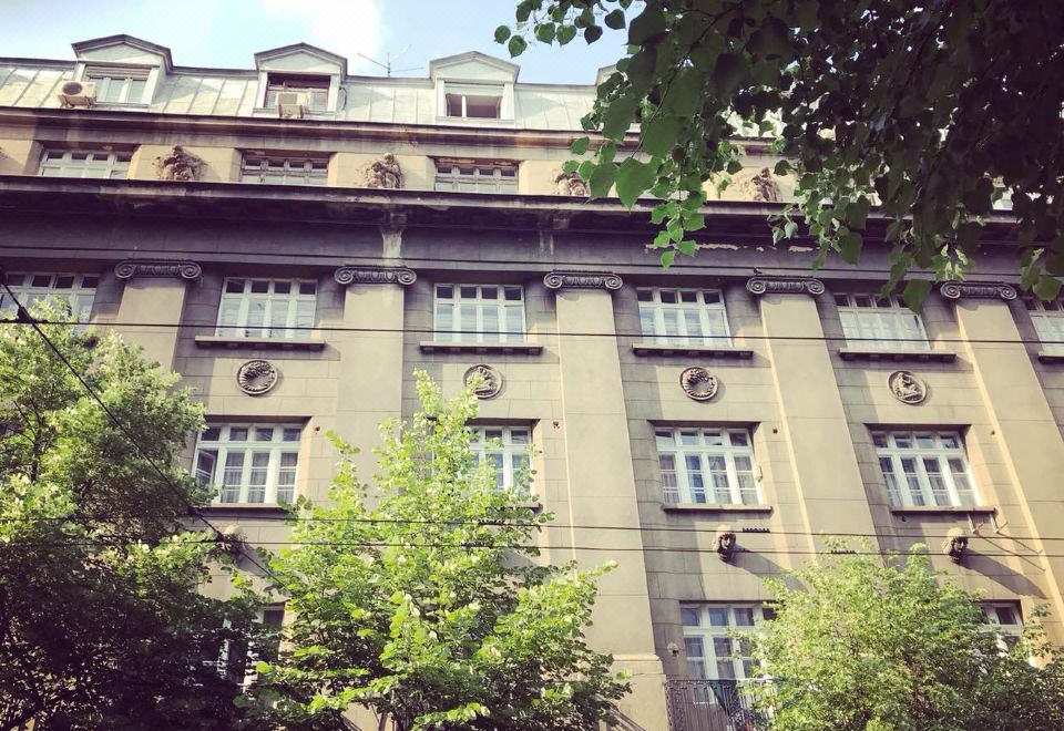 3. 시티 네스트 모..