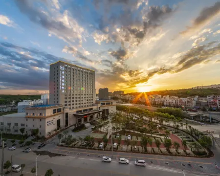 Huayang International Hotel Hotéis em Luonan