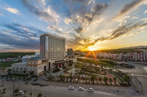 Huayang International Hotel Hôtels à : Luonan