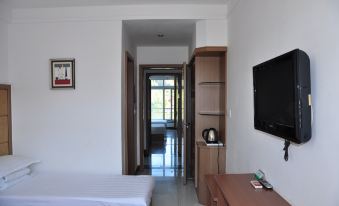 Donggang Zhonghua Holiday Hotel