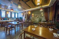 Huangshan Qingtan Peak No. 6 Theme Bed and Breakfast