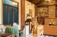 Hutong Li Zhumengju Inn