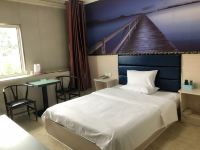 怡莱泰安新泰新汶长途汽车站酒店 - 精选大床房