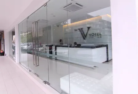 The V Hotel Отели рядом с Аэропорт Куантан