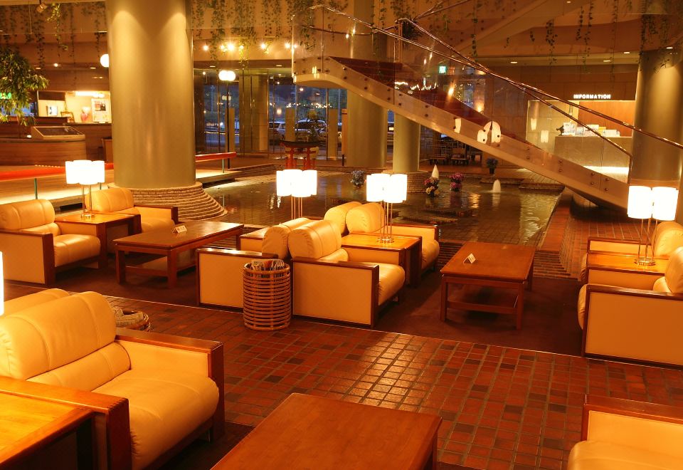 4. 아키 그랜드 호..