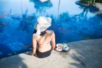 Bintang Flores Hotel - مسبح
