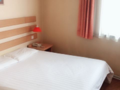 如家酒店(天津东丽跃进路区政府商业中心店)