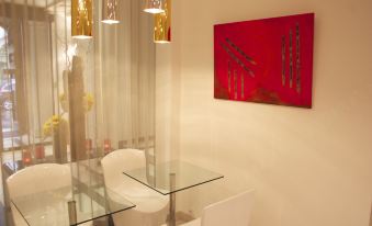 Villathena Paris
