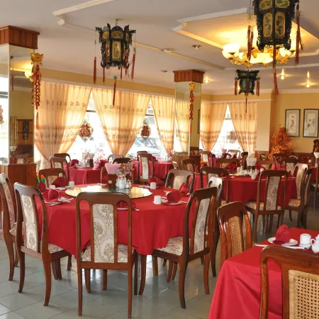 Mekong Hotel Отели рядом с достопримечательностью «Статуя Фа Нгум»