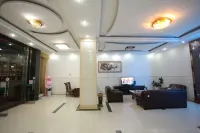 Huangmei Tianhe Business Hotel (Xiaochi Town)