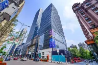 重慶無際山城高空飯店（觀音橋九街店） 北倉圖書館（北倉文創街區店）附近的飯店