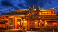 晏坐湖景清奢民宿（瀘沽湖豬槽船遊湖大落水村店）