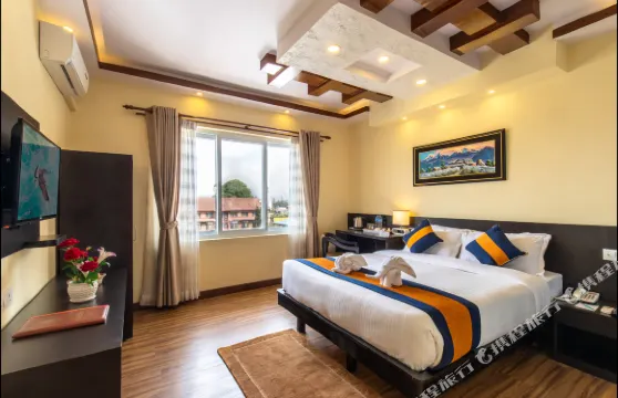 羅布爾卡精品酒店