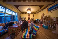 Tibetan Aura 찰기사 및 주변지역 호텔