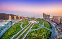 Smart Bear Hotel (Dalian Railway Station Zhongshan Square Subway Station Branch)