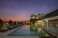 โรงแรมไพรม์บิซ กูตา - สระว่ายน้ำบนดาดฟ้า