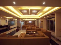 Neeshorgo Hotel & Resort - parkir