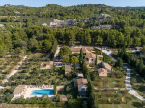 Les Petites Maisons - Hameau des Baux Hotels in Paradou