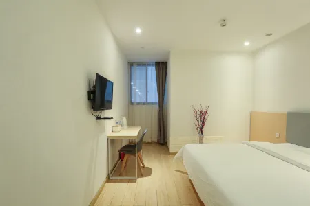 7Days Inn Hotel (Chongqing Longtousi North Railway Station North Square)