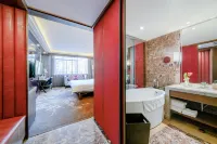 โรงแรมเรเซน เบสต์ลี่ (กังหันน้ำ เมืองเก่า ลี่เจียง)