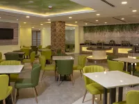 Jacobs Garden Hotel Отели рядом с достопримечательностью «Рынок Мина-базар»