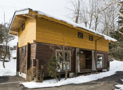 Cottage Inn Log Cabin