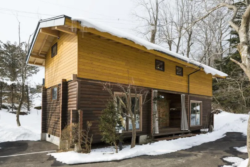 Cottage Inn Log-Cabin