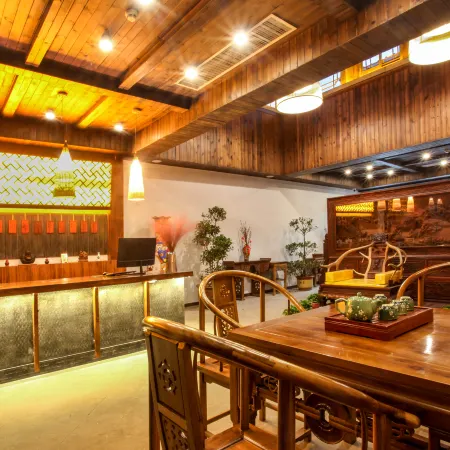 Ziqi Wenge Hotel