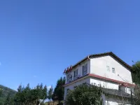 Xiangman Village Farmhouse in Dongjiang Lake