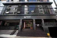 Petercat Hotel Shinchon Các khách sạn ở Đại học Sinchon/Hongik