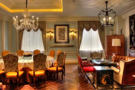 Hanyi Culture Hotel Отели рядом с достопримечательностью «Hanzhong Gymnasium»