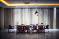 Glass Cube Villa فنادق في ميلين