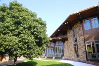 Tangshan Hot Spring Cultural Center