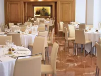 Lamaro Hotel Hotels near Borras Theatre