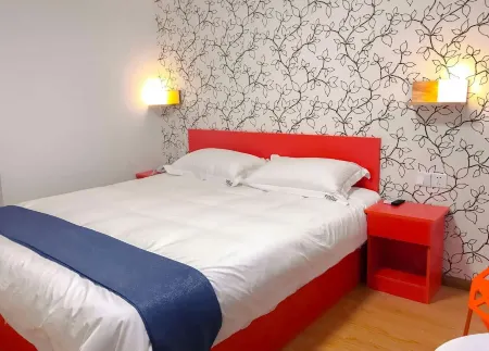 Pod Inn Hotel (Kunming Municipal Government Chenggong District South High-Speed Railway Station Baicheng University Town)