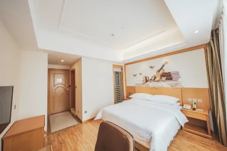 Vienna Zhihao Hotel (Chengdu Kuanzhai Alley Zizhuhan Road East Subway Station)