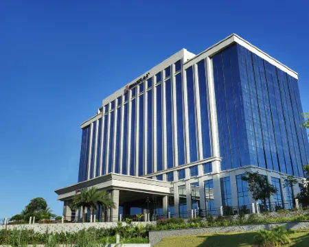 HUALUXE Hotels and Resorts YANGJIANG CITY CENTER Hotels in Yangjiang