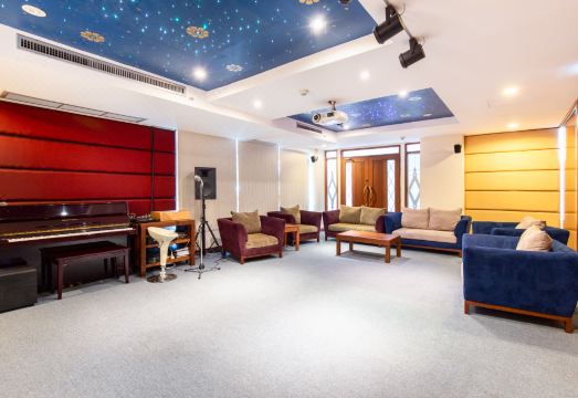 Lasalle Suites and Spa Over view