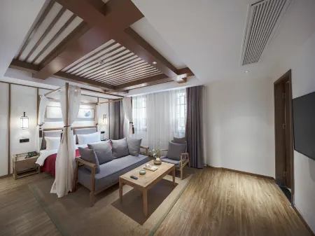 QIANNA HOTEL Bianyuan (Qingming Shangheyuan Branch) Отели рядом с достопримечательностью «Kaifeng Fu (Kaifeng Palace)»