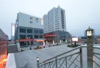 Xuefu Business Hotel (Yanji Yanbian University store)