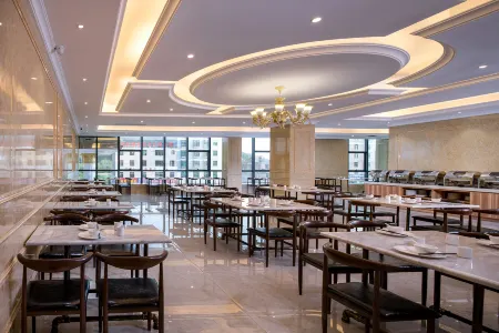 Vienna Hotel (Xinfeng Road) Отели в г. Синфен