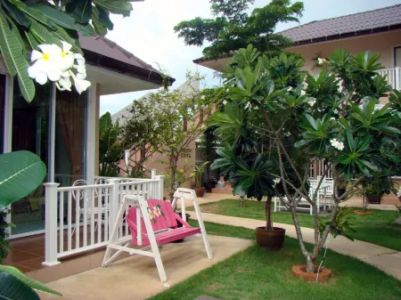 Sea Beach Koh Larn 1