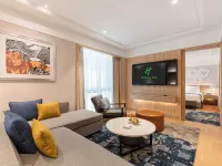 Holiday Inn BANGKOK by IHG セントラル・チットロム周辺のホテル