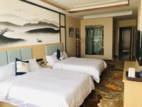 Muxi Foot Road · Hotel (Ping An Bus Station)