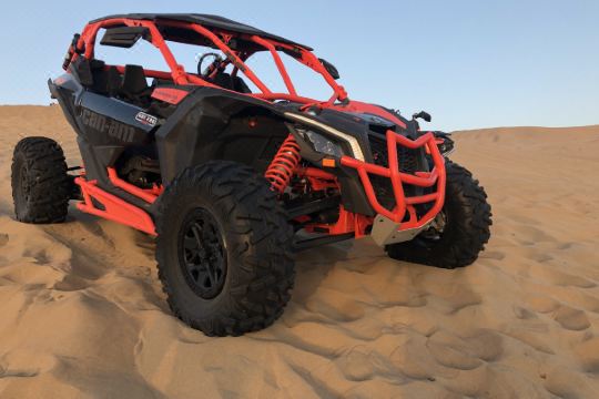 整个露营过程,滑沙,沙漠越野摩托车,狂欢拍照,然后火锅烧烤,还有非常