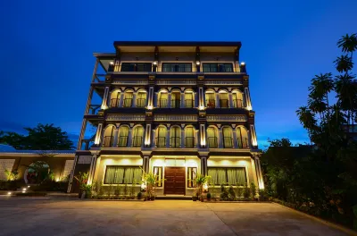 The Besavana Phuket Hotel dekat Old Phuket Town