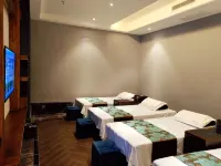 Ramada Plaza by Wyndham Enshi - spa