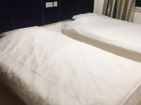 凤城翰林青年公寓 - 标准双床房(公共卫浴)