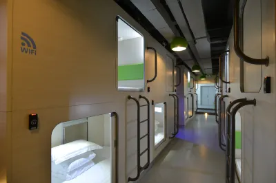 Qiyou Capsule Youth Hostel Hotels in 